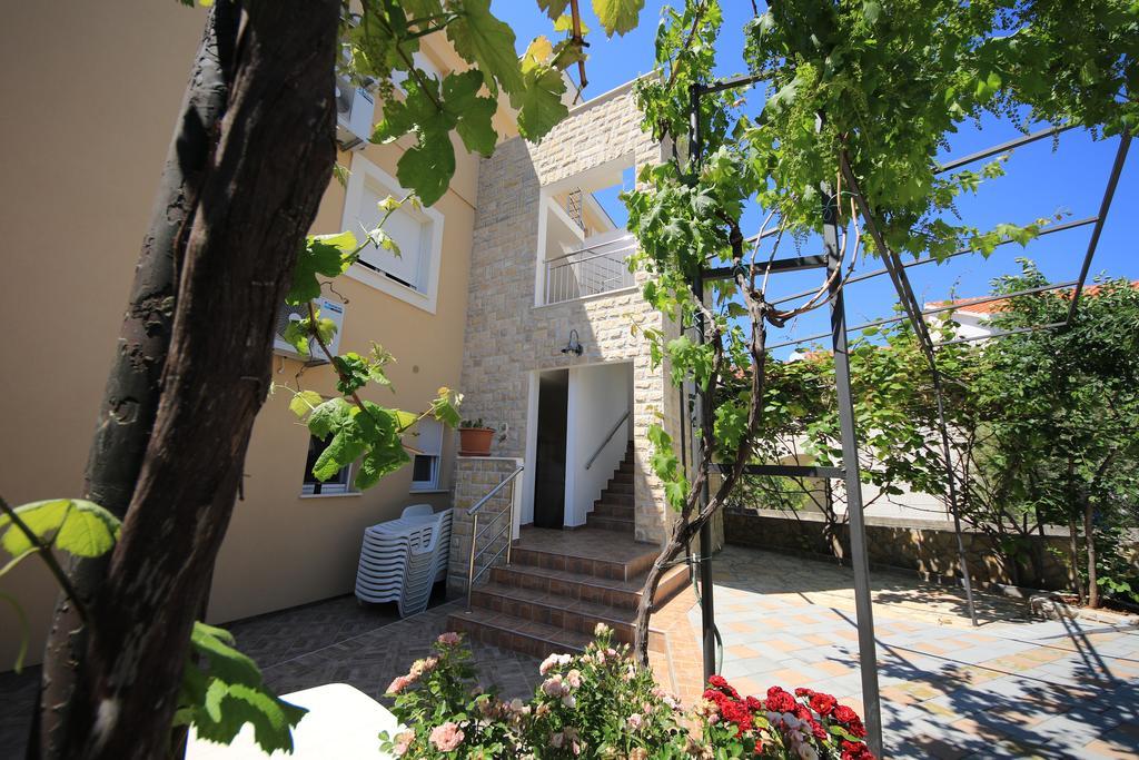 Apartments Superba Бродарица Экстерьер фото