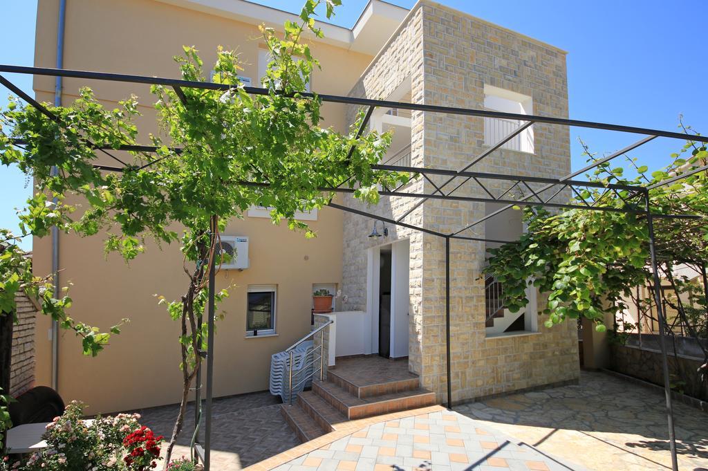 Apartments Superba Бродарица Экстерьер фото